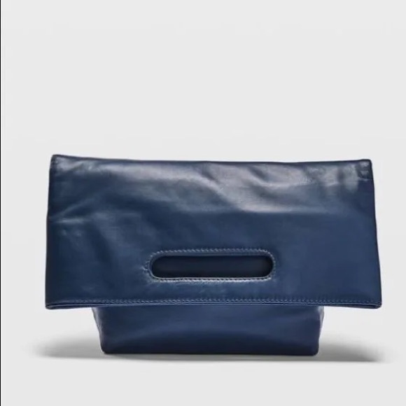 Club Monaco - Picture 1 of 9